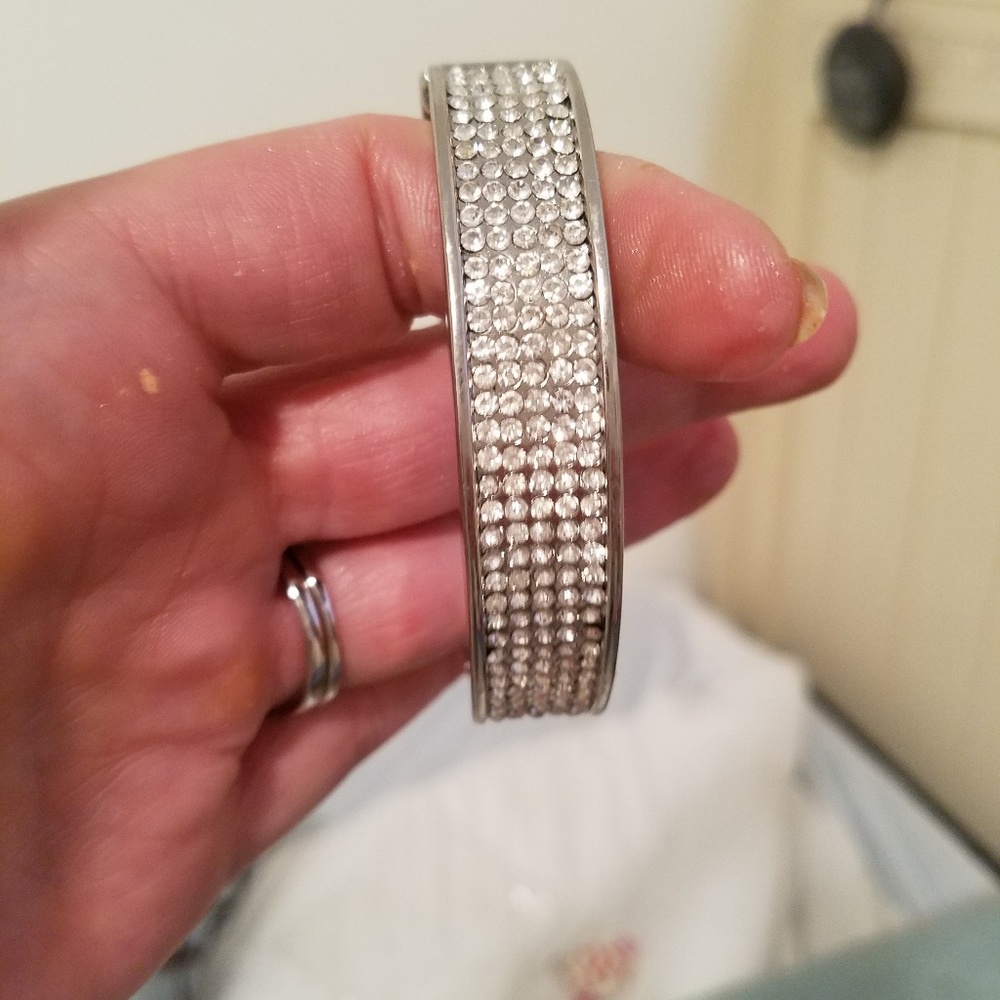 Jewelry - Picture 4 of 8